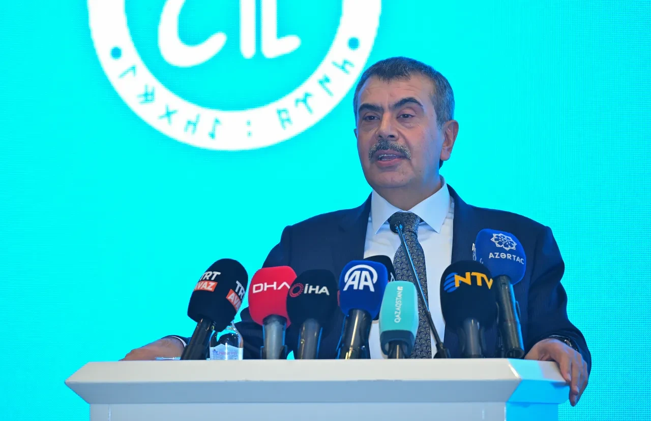 Bakan Tekin'den revizyon sinyali: Okullarda ara tatil kalkabilir