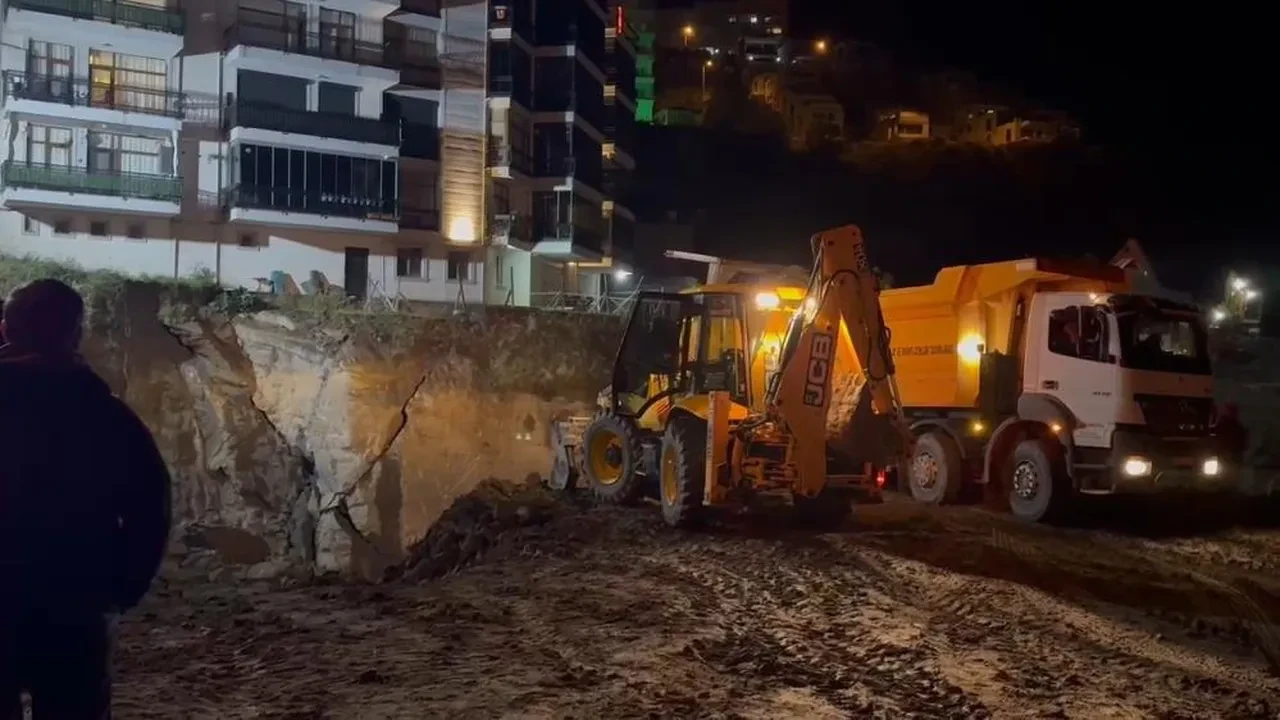 Bartın'da inşaat alanında göçük: Evler taliye edildi
