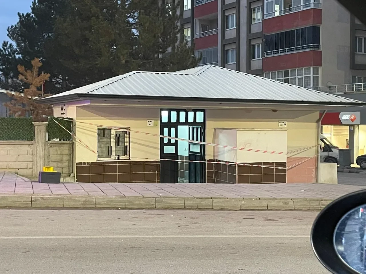 Cami tuvaletinde vahşet! Silahla vurup kaçtı