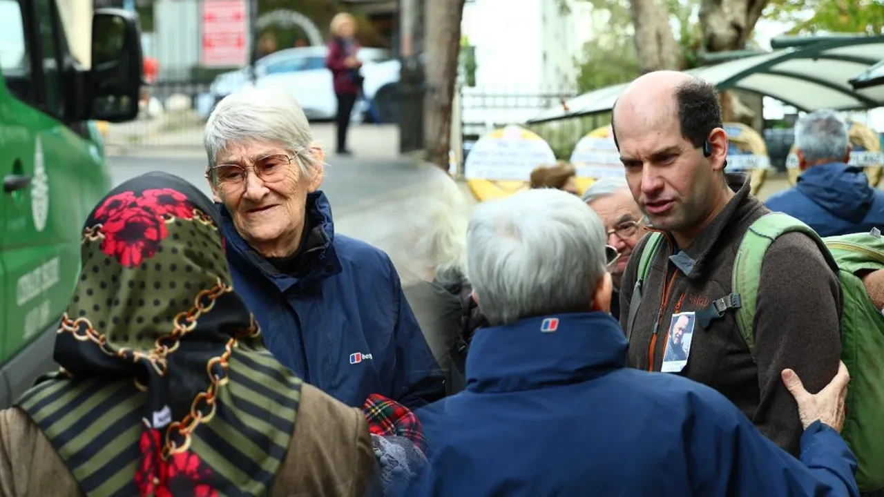 Canan Karatay ve oğlunun zor anları! Eşinin cenazesinde konuşmakta güçlük çekti  