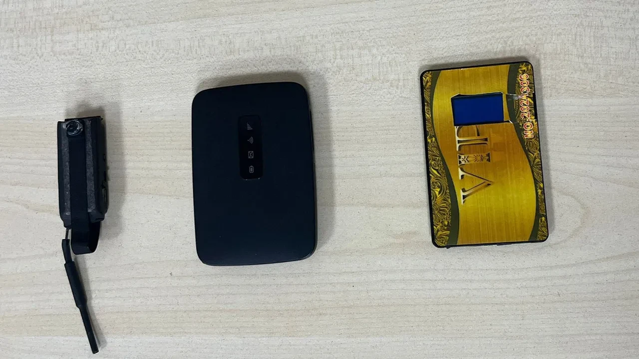 Ehliyet sınavında kopya düzeneğiyle girmeye çalıştı, suçüstü yakalandı