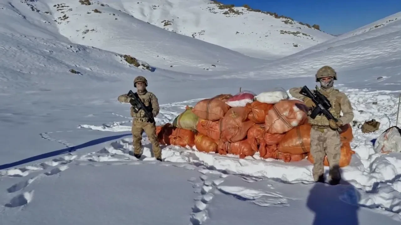 Hakkari ve Ağrı'da uyuşturucu operasyonu! Kilolarca ele geçirildi 