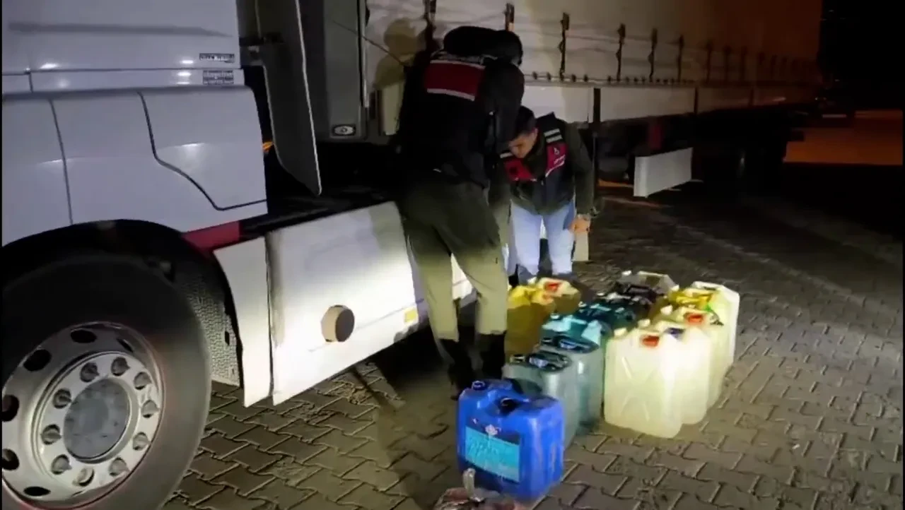 Hakkari ve Ağrı'da uyuşturucu operasyonu! Kilolarca ele geçirildi 