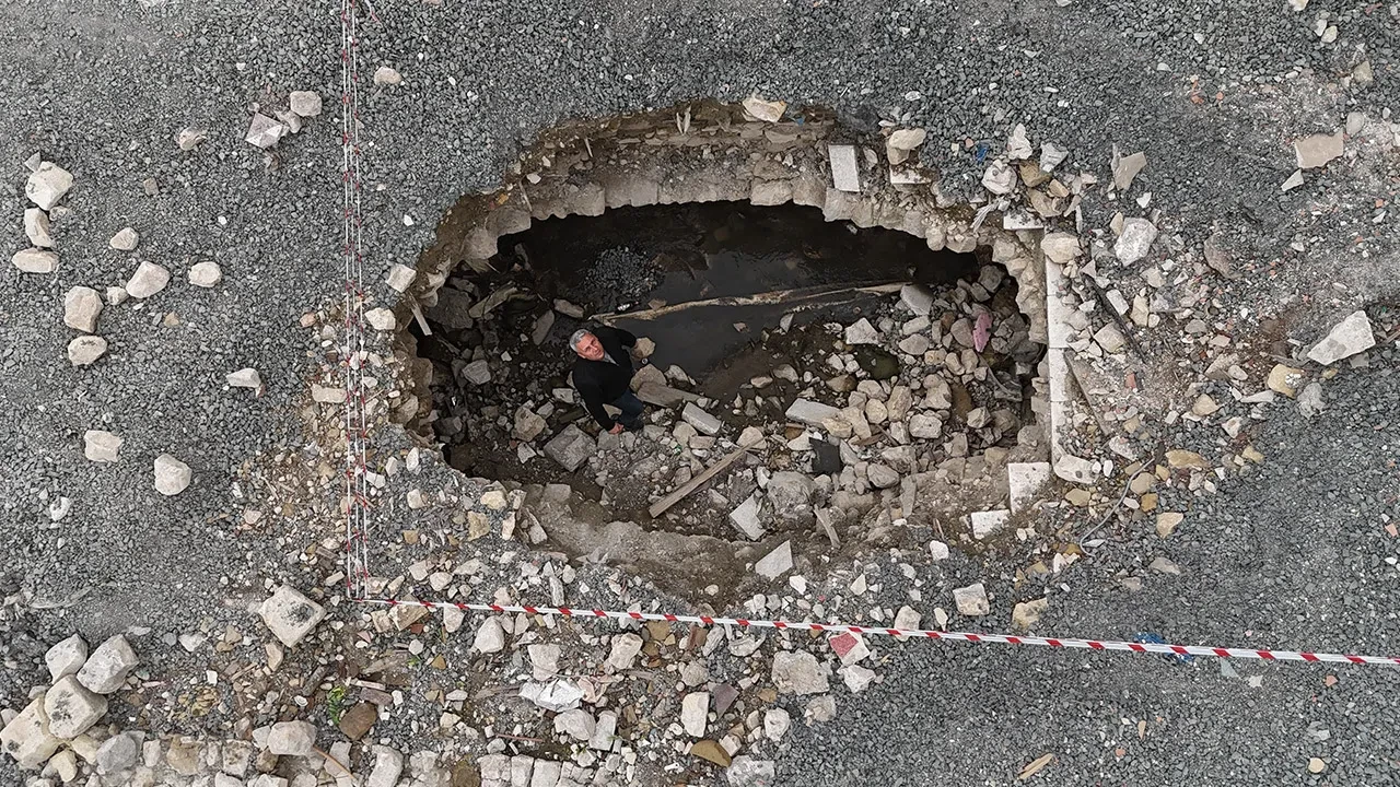 Hatay’da ilginç keşif! Depremden sonra binanın altından çıktı, görenler hayrete düştü
