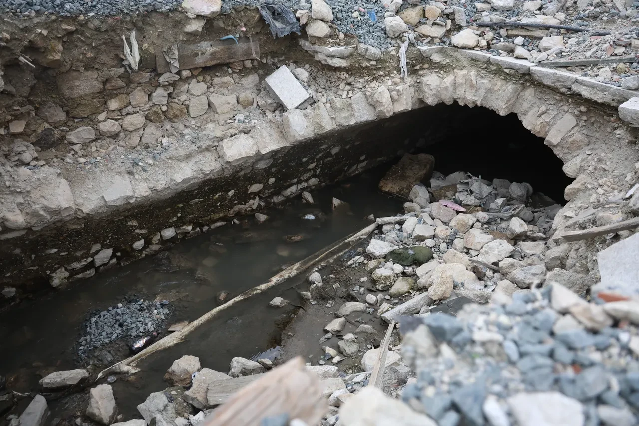 Hatay’da ilginç keşif! Depremden sonra binanın altından çıktı, görenler hayrete düştü