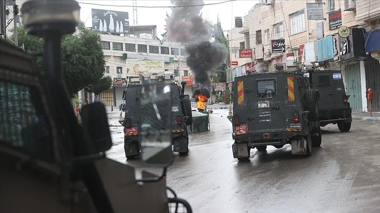 İsrail silahları yeniden Batı Şeria'ya çevirdi! Geniş çaplı saldırı: Helikopterle sivilleri hedef aldılar