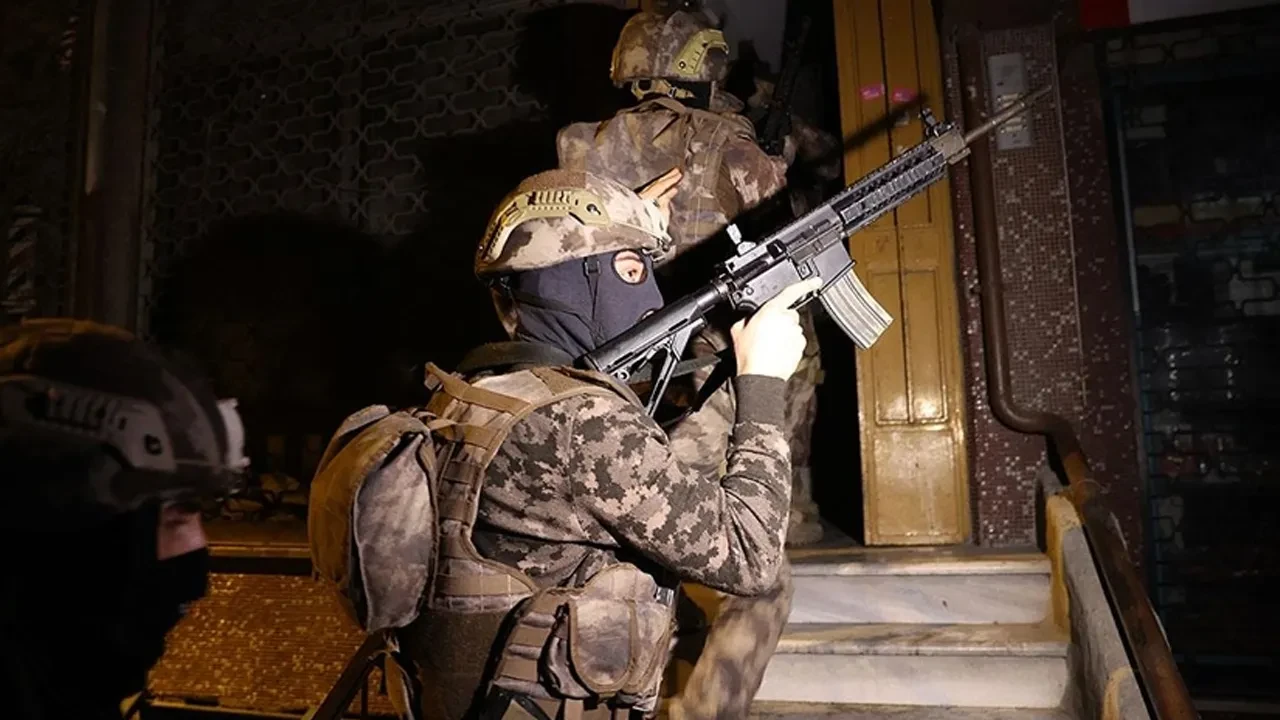 İstanbul DEAŞ operasyonu! Patlayıcı madde topluyorlardı: Çok sayıda gözaltı var