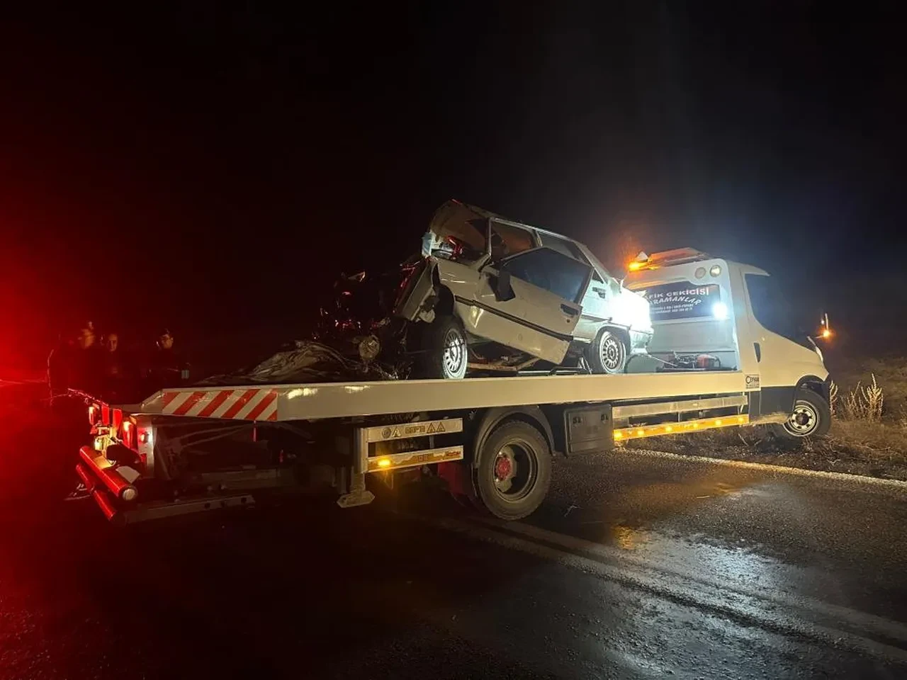 Kahramanmaraş'ta otomobil kayalıklara çarptı: Ölü ve yaralı var!