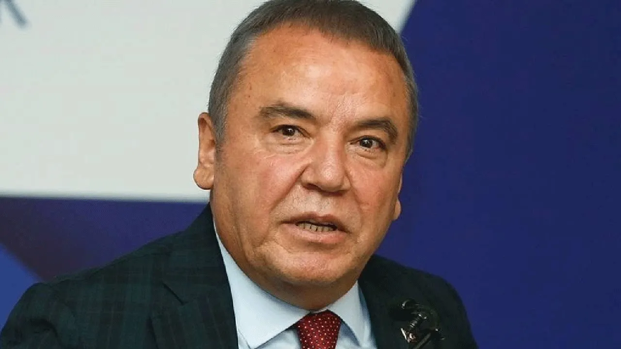 Muhittin Böcek hastaneye kaldırıldı!