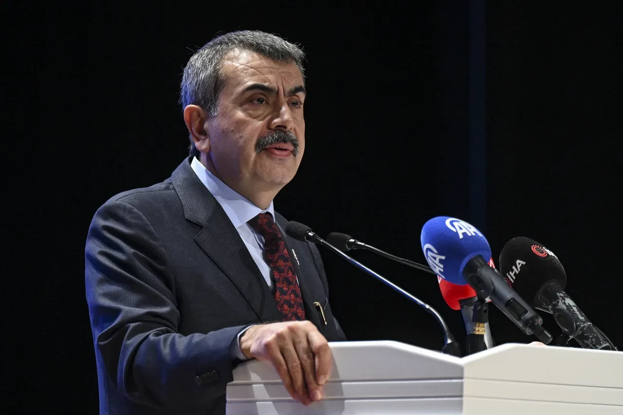 Okullarda ara tatil kalkacak mı? Bakan Tekin'den açıklama