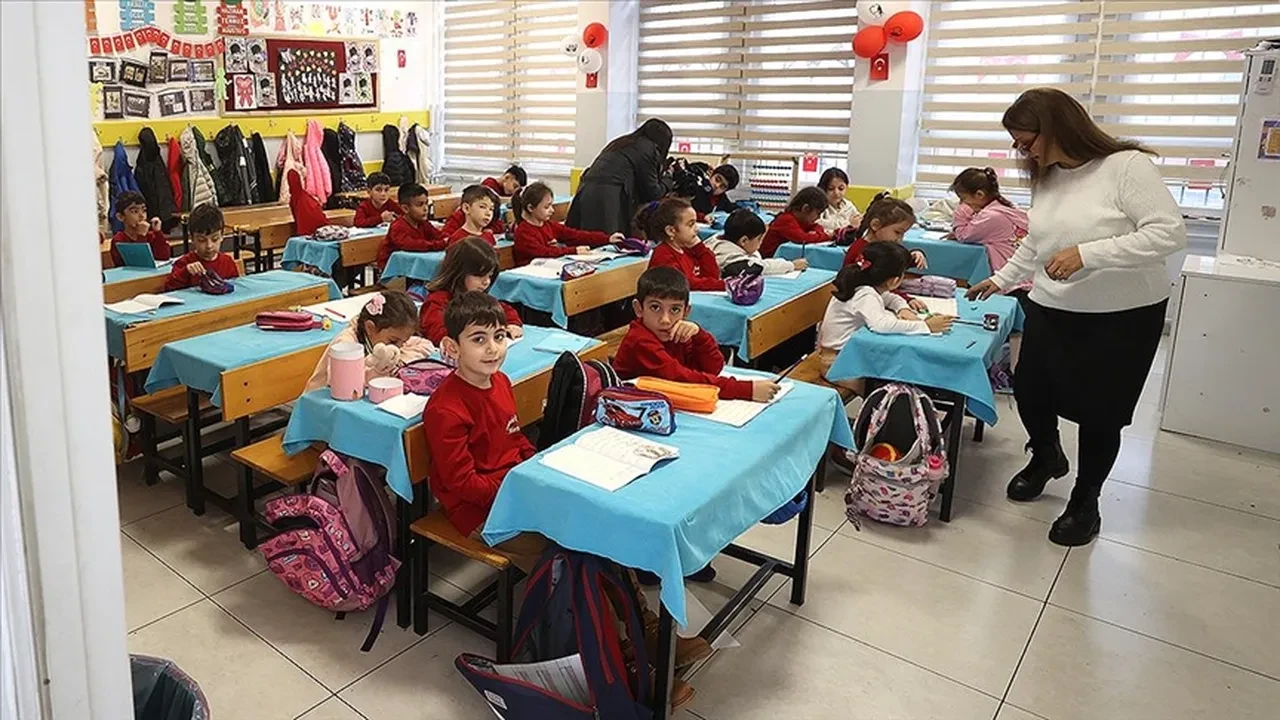 Okullarda ara tatil kalkıyor mu? Milli Eğitim Bakanı açıklama yaptı