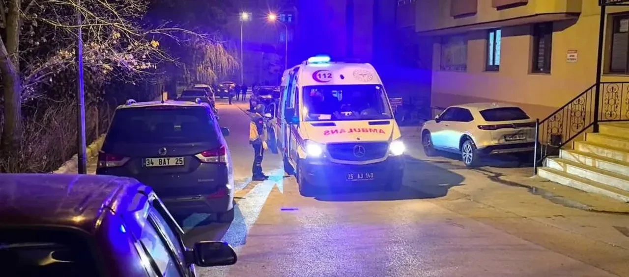 Otomobil içi kan gölüne döndü! Araç içinde birbirlerini bıçakladılar