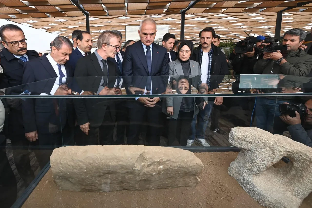 Taş Tepeler'de tarihi keşif! Bilim dünyasını heyecanlandıran "Ölüm yüzü" heykeli: Sırlar bir bir açığa çıkıyor