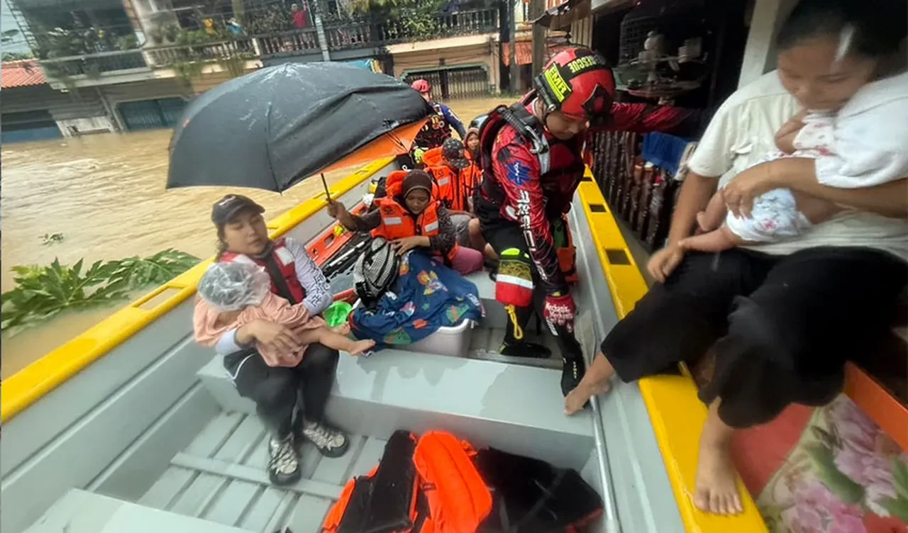 Tayland'da sel kabusu! Olağanüstü hal ilan edildi