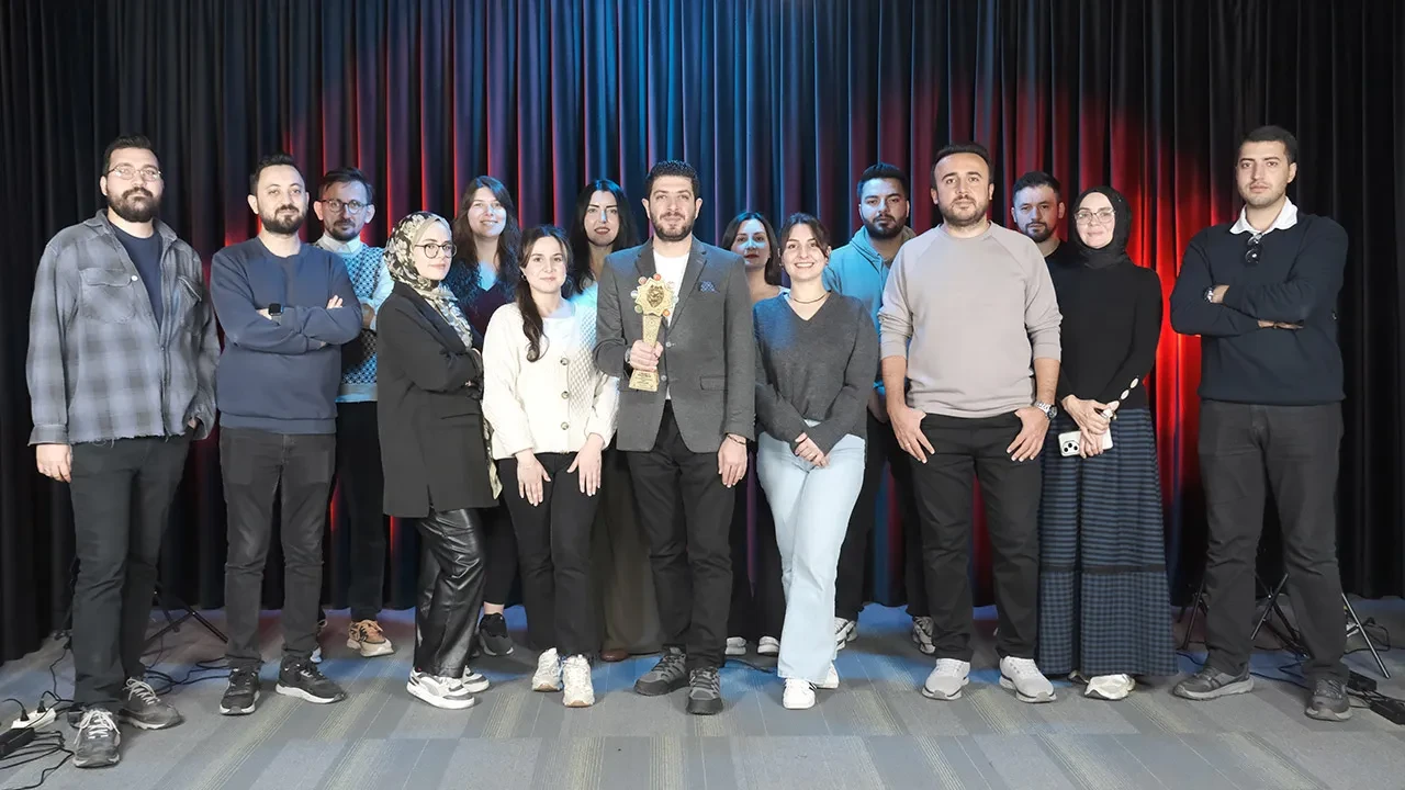 Türk Dünyası Kızılelma Ödülleri sahibini buldu! Tgrthaber.com ‘Yılın En İyi Habercilik Başarı Ödülü’ne layık görüldü