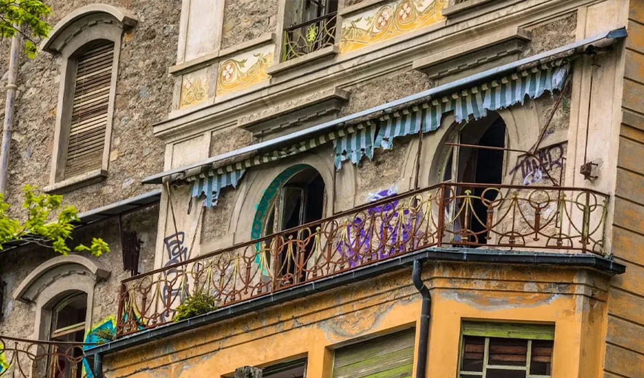 Ünlü 'terk edilmiş yer' satışa çıktı: 'Perili' denilen eski verem kliniğinin fiyatı belli oldu