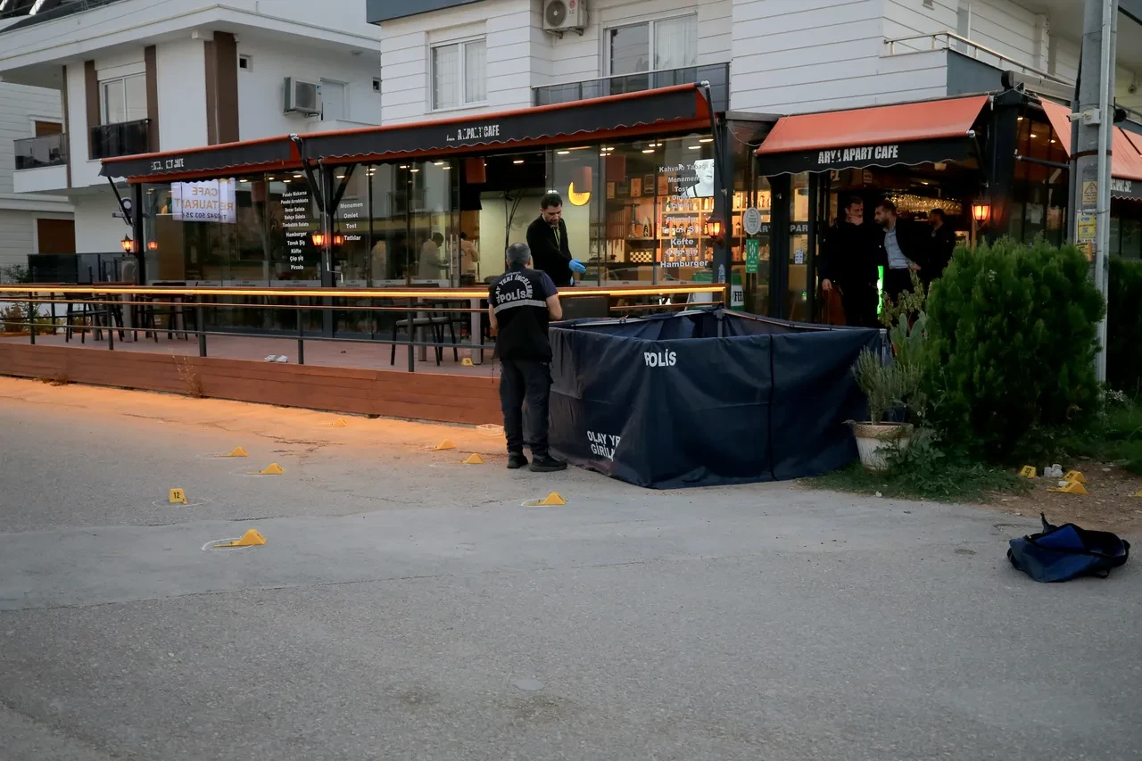 Yahudi asıllı kuzen dehşet saçtı! Barışmak için gittiği restoranda katledildi