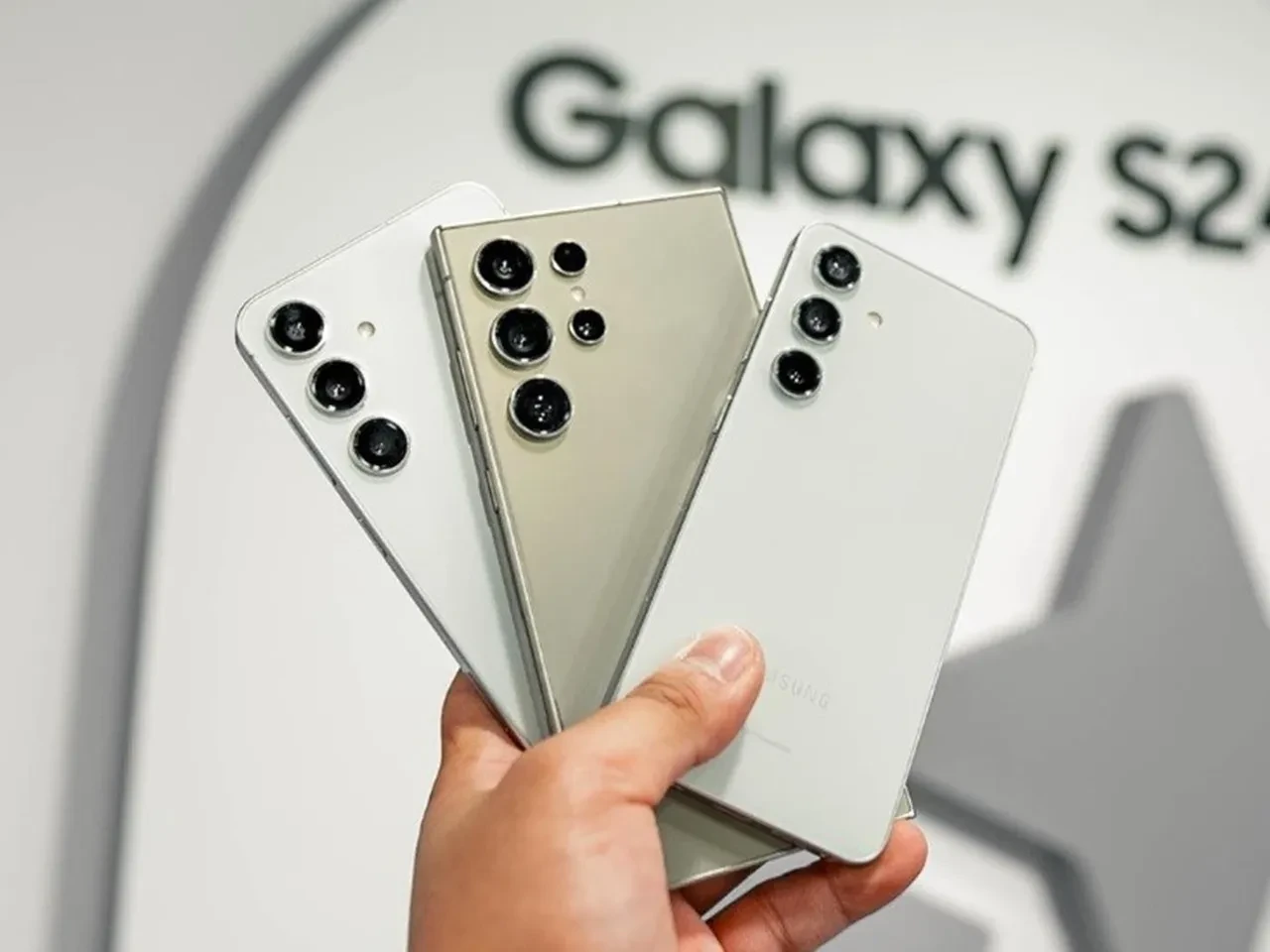 Akıllı telefon dünyasında krallık el değiştiriyor! Apple'dan Samsung'a çelme