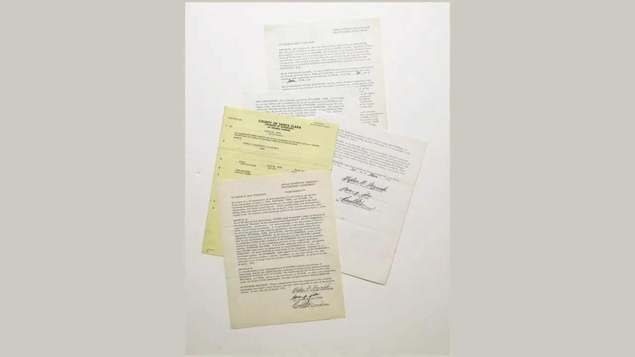 Apple'ın "kuruluş belgesi" satılıyor! Sadece 3 sayfa ama değeri dudak uçuklatıyor