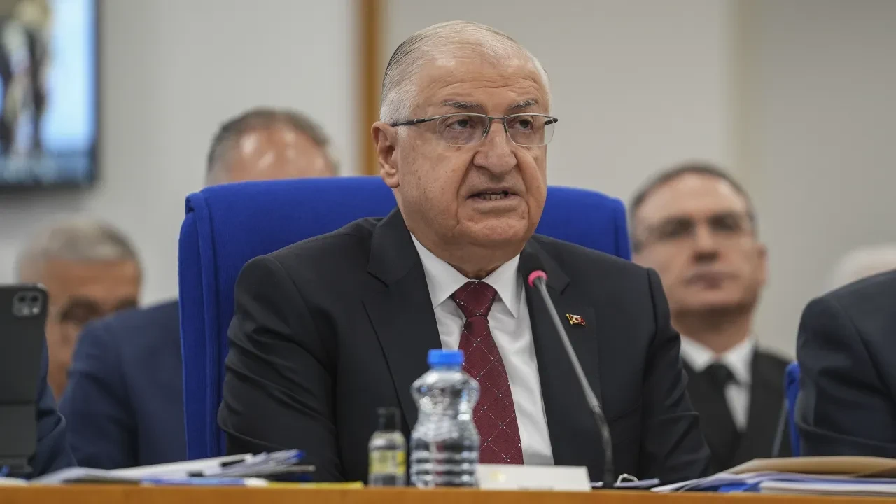 Bakan Güler'den C-130 eleştirilerine cevap: Dünyanın en emniyetli uçağı