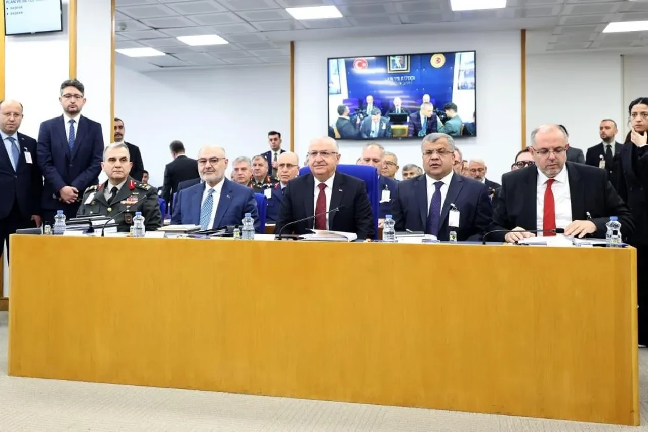 Bakan Güler'den C-130 eleştirilerine cevap: Dünyanın en emniyetli uçağı