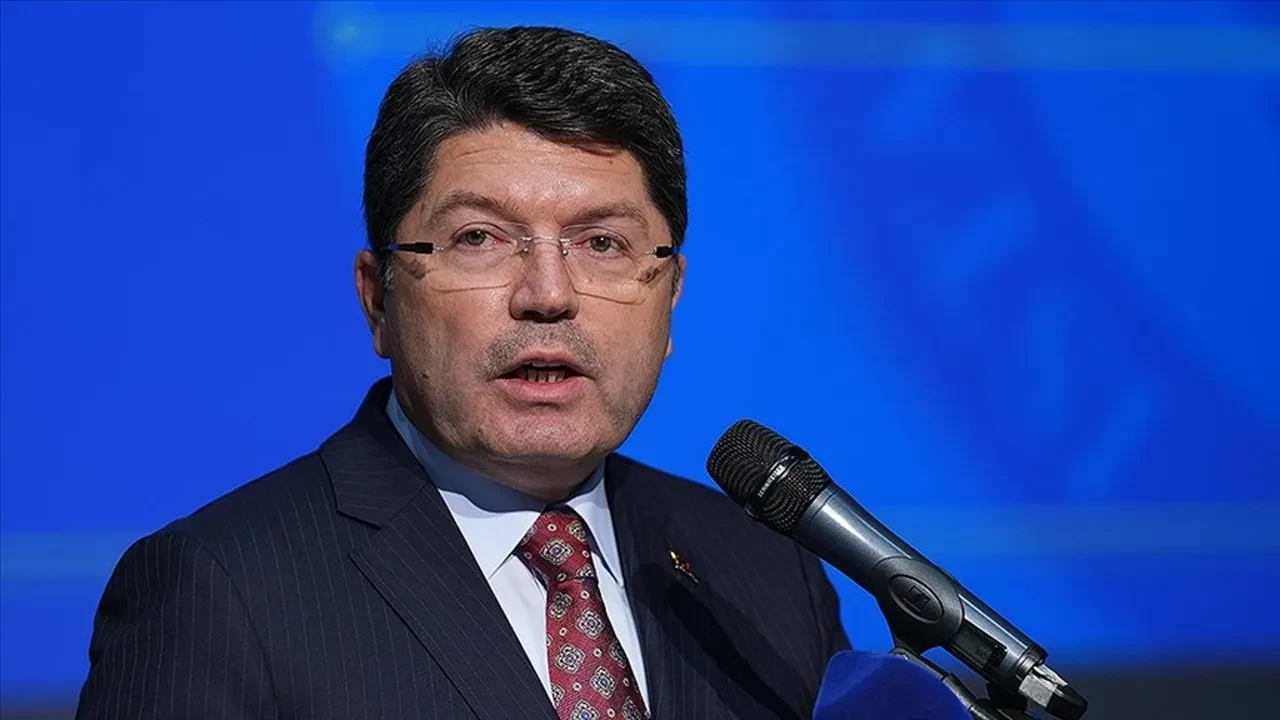 Bakan Tunç'tan gündeme dair açıklama! 11. Yargı Paketi'nde neler olacak?