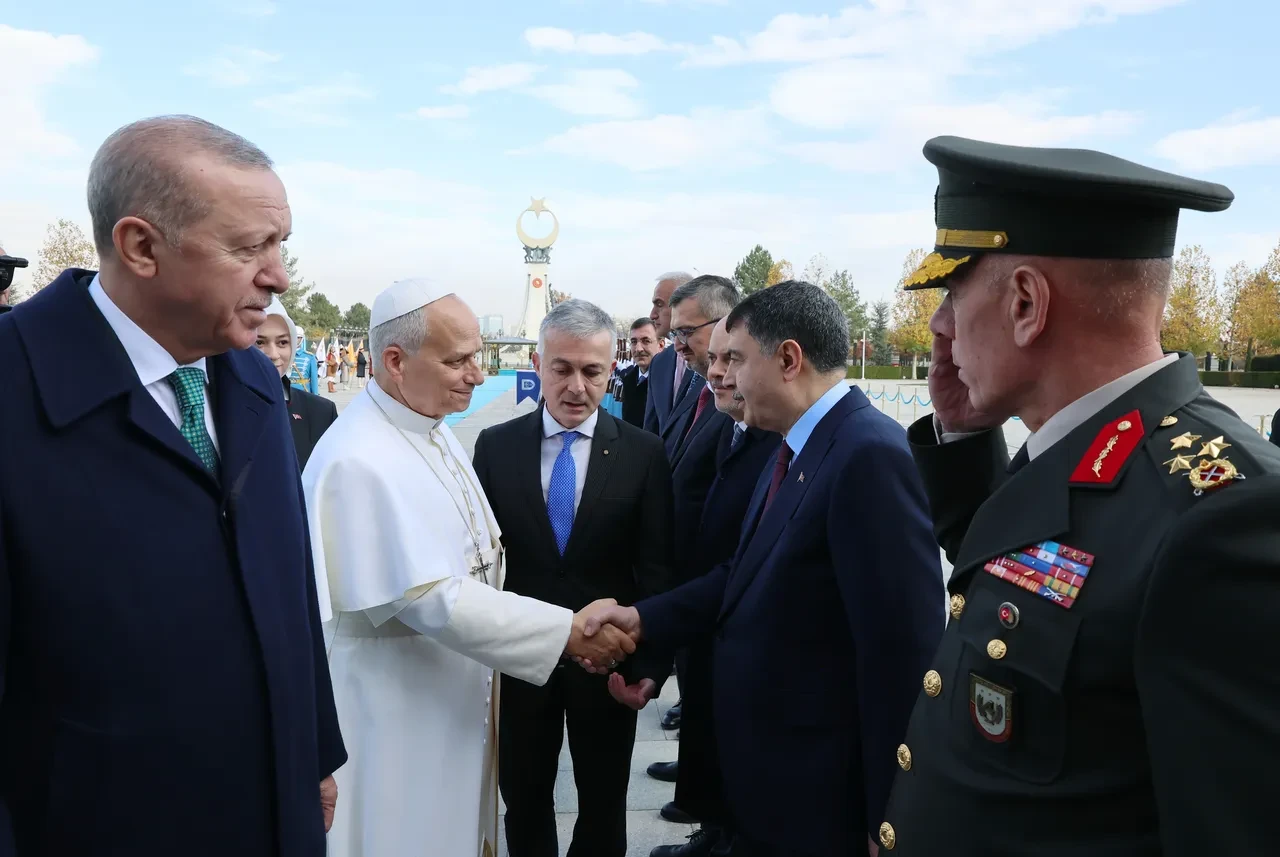 Cumhurbaşkanı Erdoğan ve Papa 14. Leo'dan dikkat çeken mesajlar! 'Türk Papa' vurgusu