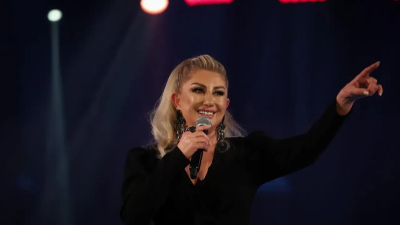 Dolandırıcılar Muazzez Ersoy'un peşini bırakmıyor! Takipçilerini uyardı 