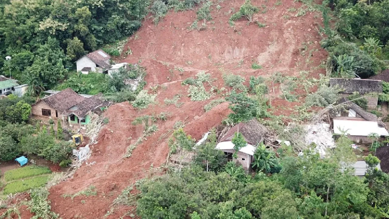 Endonezya'da sel ve heyelan kabusu! Bilanço her geçen gün artıyor