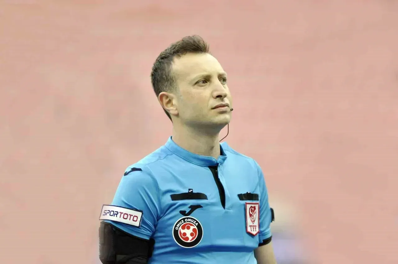 Fenerbahçe Galatasaray maçı hakemi kim? Yasin Kol Fenerbahçe, Galatasaray daha önce yönettiği maçlar, karnesi