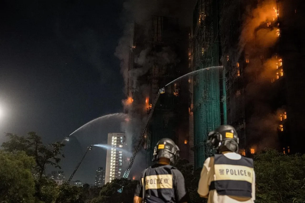Hong Kong'da yangın felaketi! 7 gökdelen küle döndü: Yüzlerce kayıp var