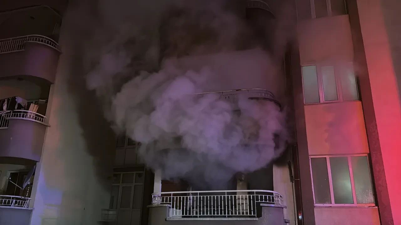 Yangında mahsur kalan felçli hasta hayatını kaybetti