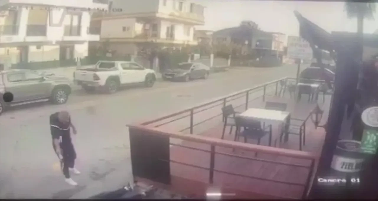 Barışmak için buluştuğu kuzenine 2 şarjör boşalttı: Kamera görüntüleri ortaya çıktı