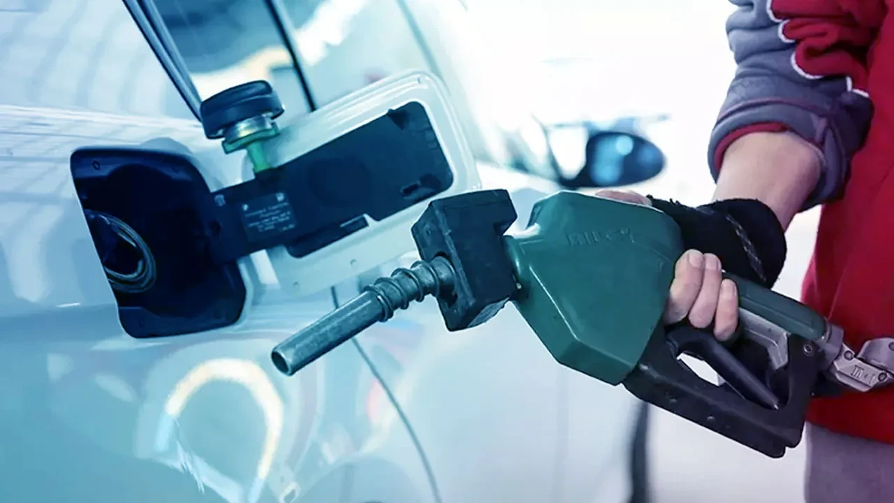 Benzin ve motorine indirim! Tabela değişti: Akaryakıt fiyatlarında son durum