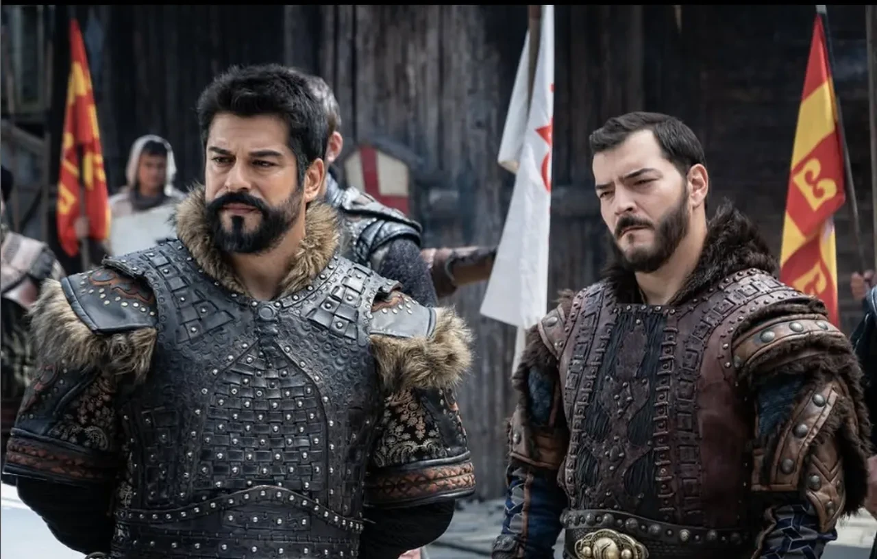 Burak Özçivit tek kişilik oyunuyla turneye çıkıyor! Başlayacağı yer ve tarih belli oldu 