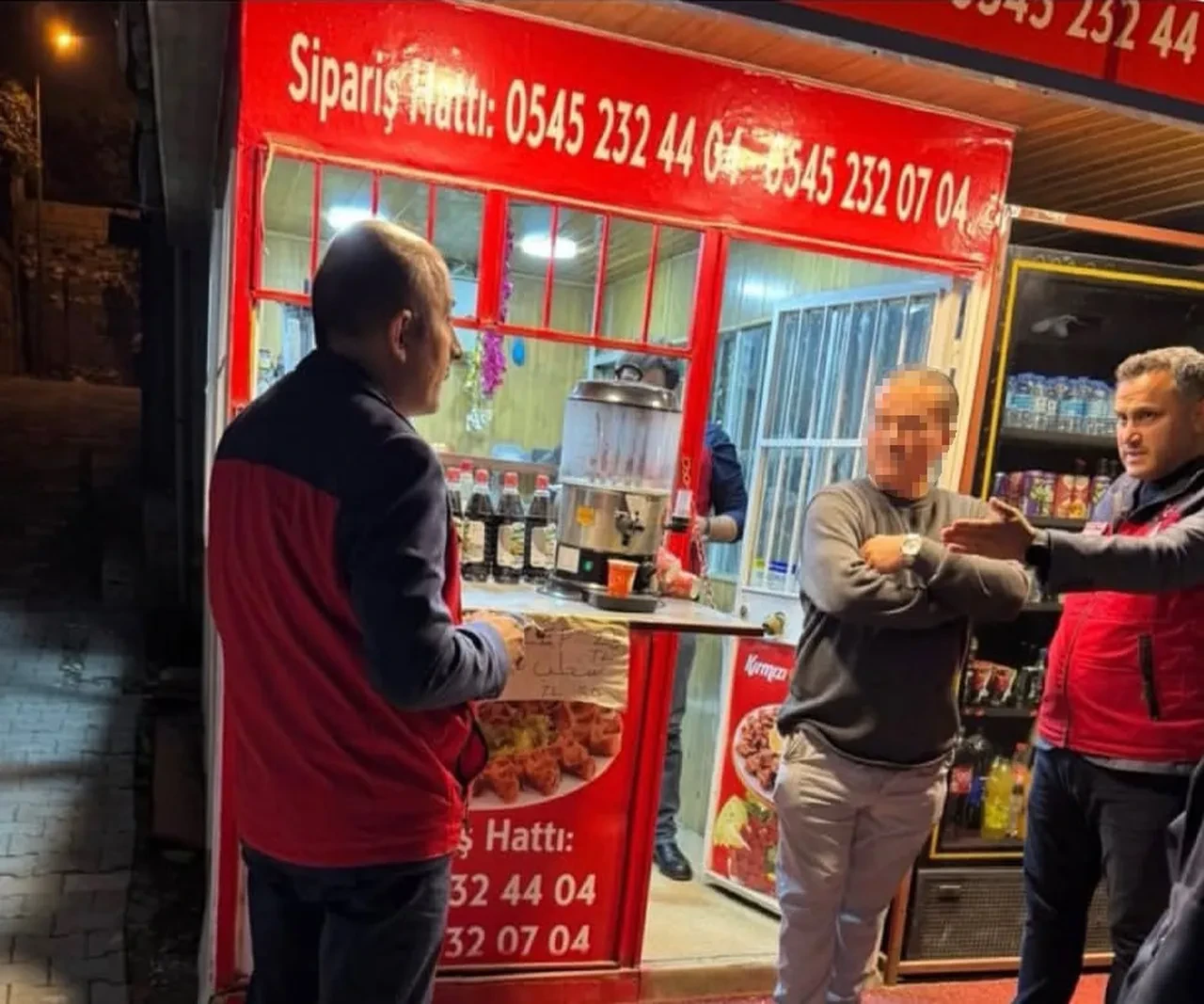 Çiğköfteye deterjan kabıyla sos döken esnafa rekor ceza: İş yeri kapatılıp kaldırıldı