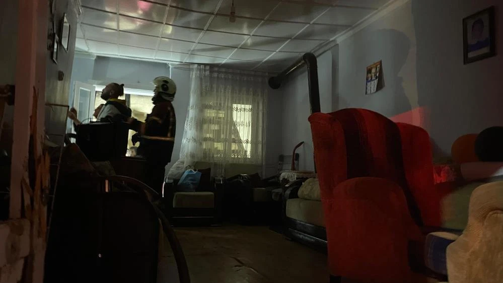 Aydın'da müstakil bir evde çıkan yangın sonrası yaşlı kadın evsiz kaldı