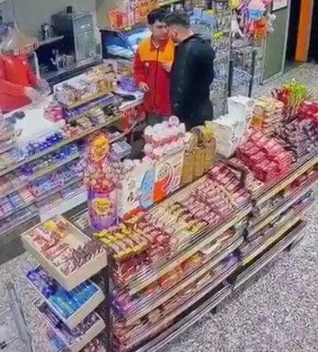 Kocaeli'de akıl almaz benzinlik kavgası! Çalışanı darbedip yola kadar kovaladılar