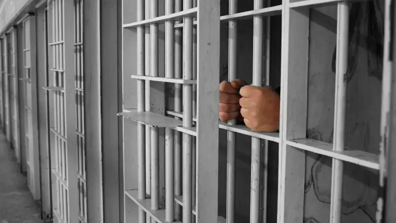 Kademe kademe af geliyor! 90 bin mahkum tahliye olacak