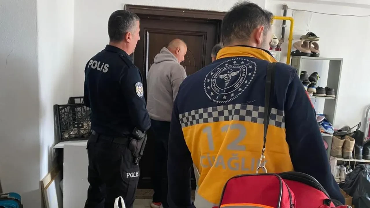 Sinir krizi geçiren adam, ekipleri alarma geçirdi 