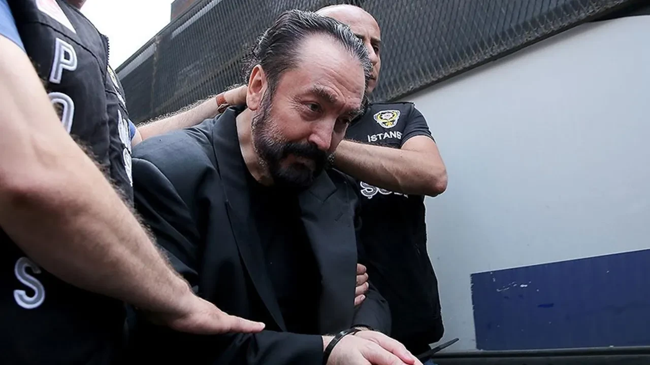 Sosyal medyada 'Adnan Oktar' operasyonu! 