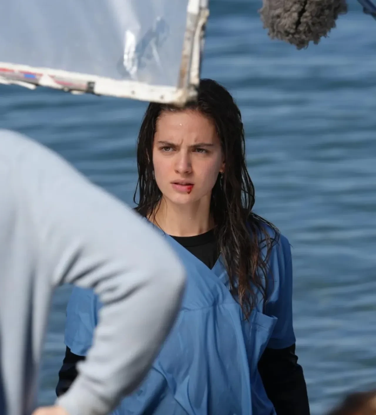 Taşacak Bu Deniz'in Eleni'si Ava Yaman rekora koşuyor! Söz ve bestesi kendisine ait şarkısını paylaştı