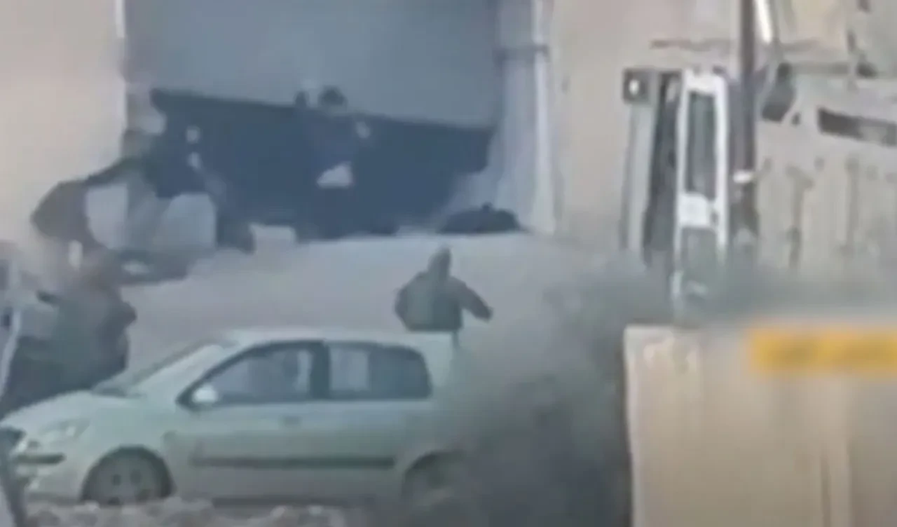 Teslim olan Filistinli sivilleri infaz ettiler! İsrail'in katliamı anbean kaydedildi