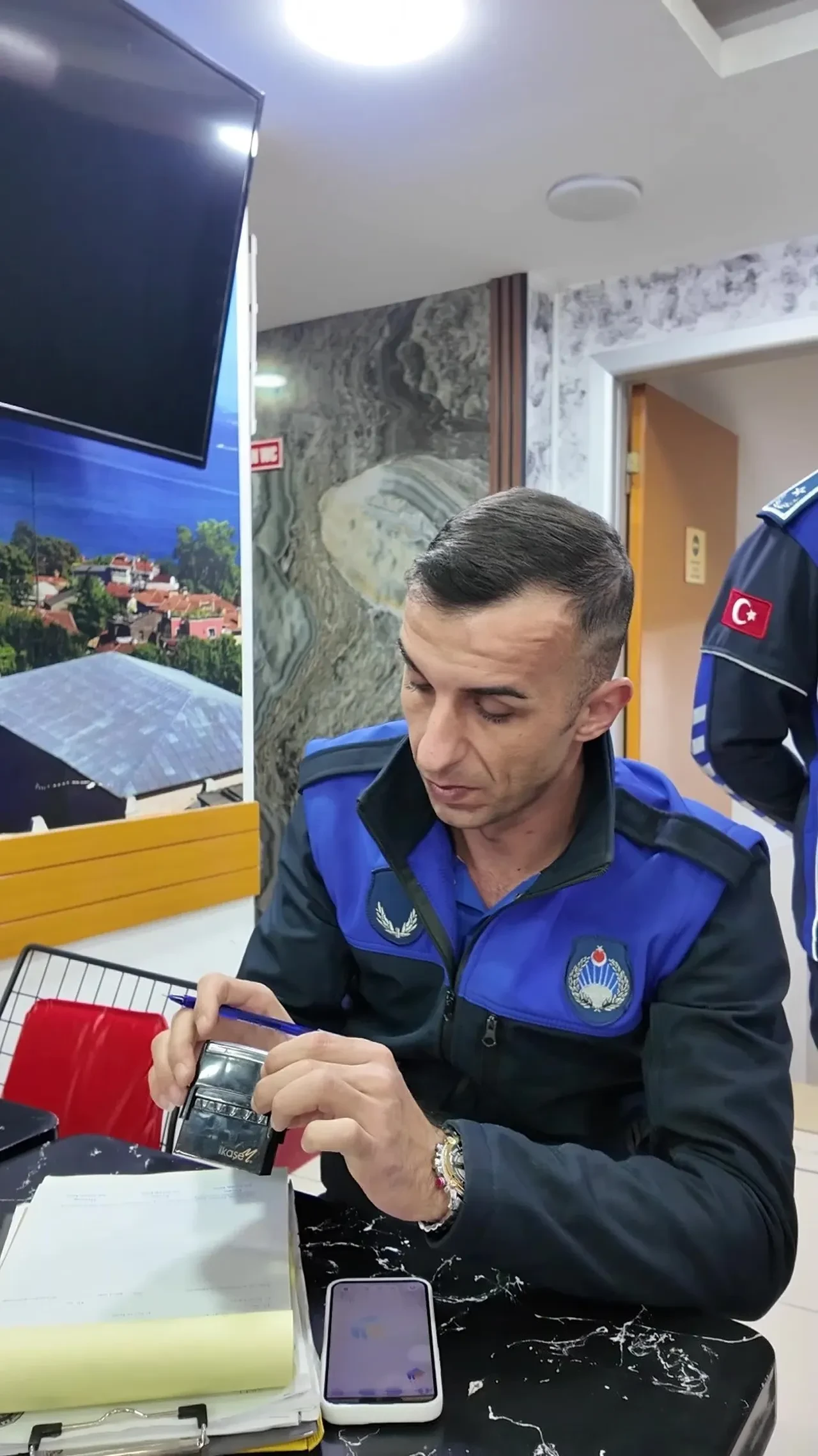 Ünlü börekçide mide bulandıran görüntüler! Son kullanma tarihi 3 yıl geçmiş ürün bulundu