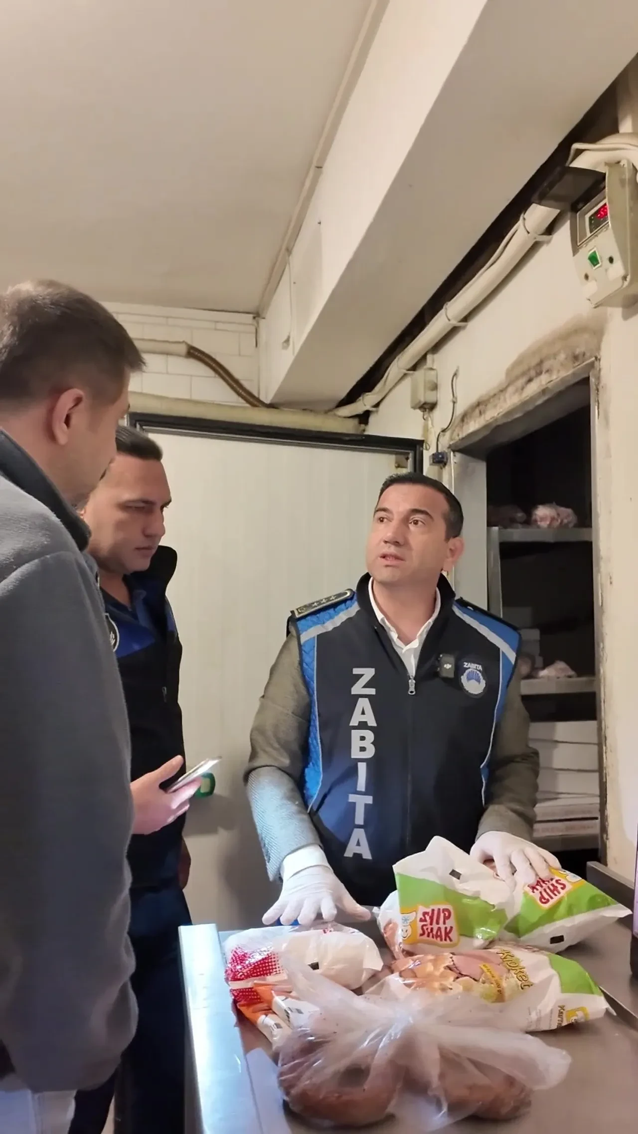 Ünlü börekçide mide bulandıran görüntüler! Son kullanma tarihi 3 yıl geçmiş ürün bulundu