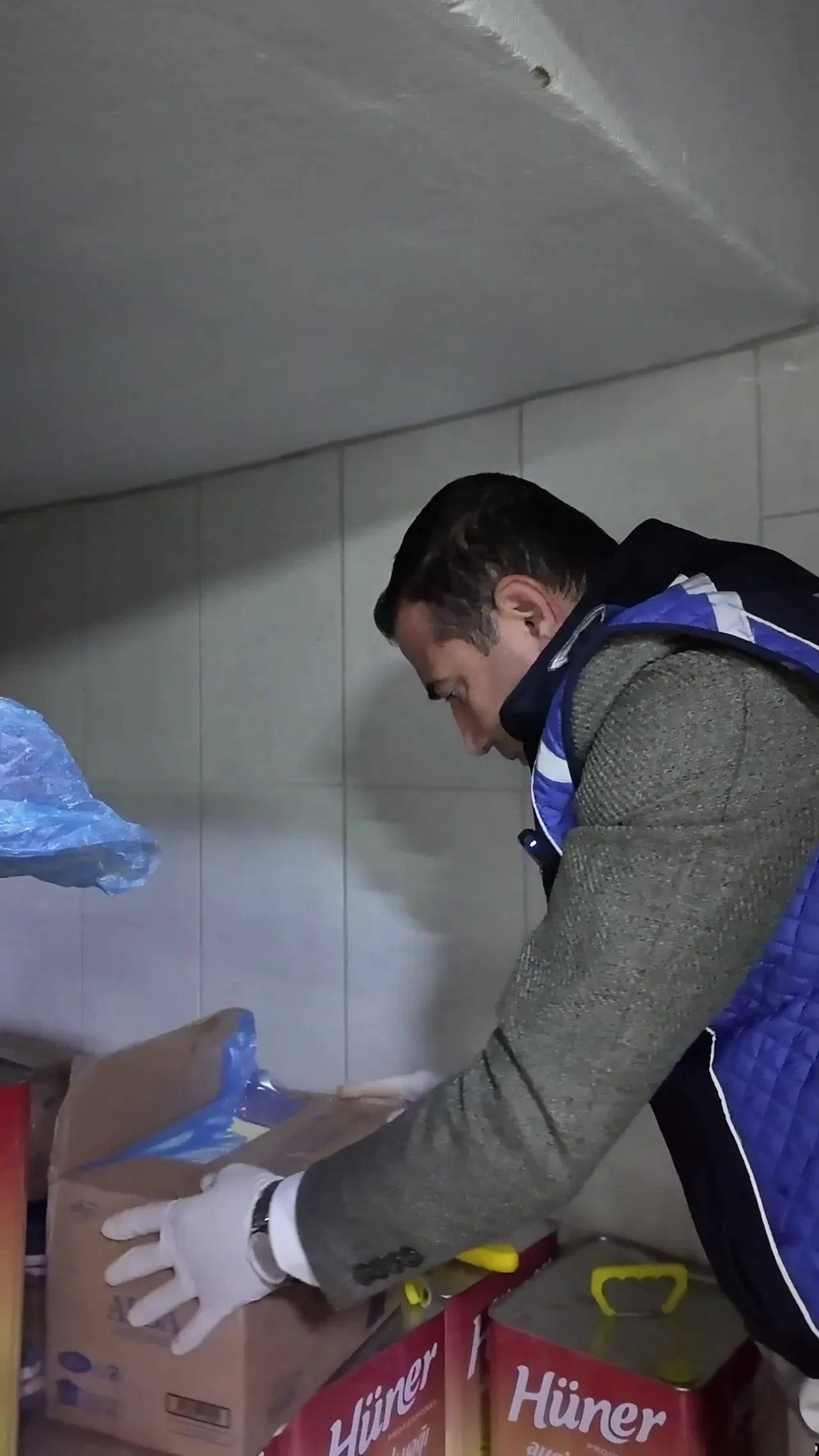 Ünlü börekçide mide bulandıran görüntüler! Son kullanma tarihi 3 yıl geçmiş ürün bulundu