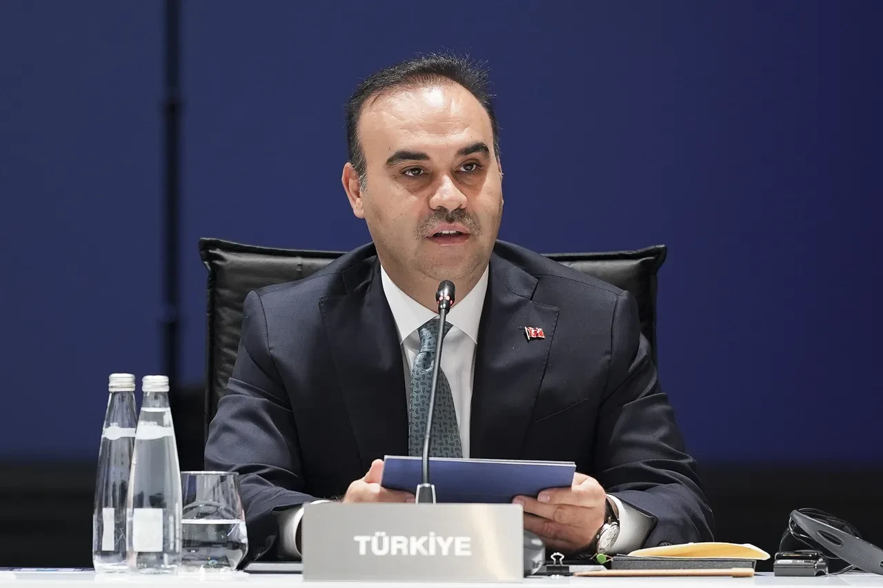 Bakan Kacır, ASKON Zirvesi'nde Milli Teknoloji Hamlesi'ni anlattı