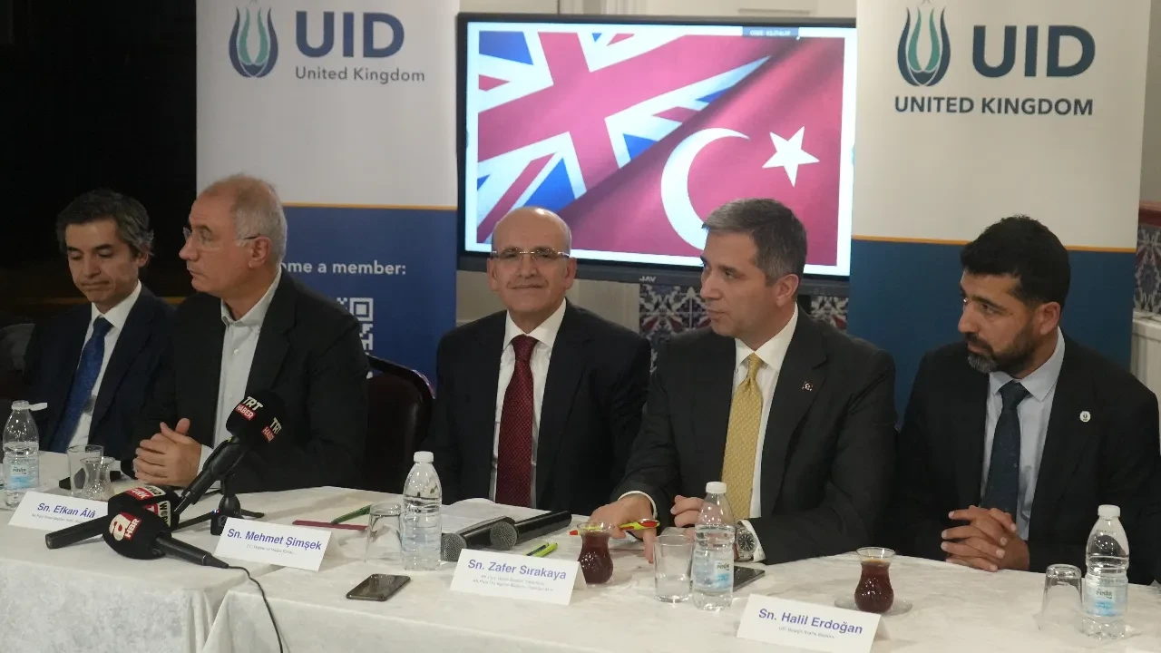 Bakan Şimşek'ten Londra'da önemli mesajlar: Ekonomide disiplin açıklaması