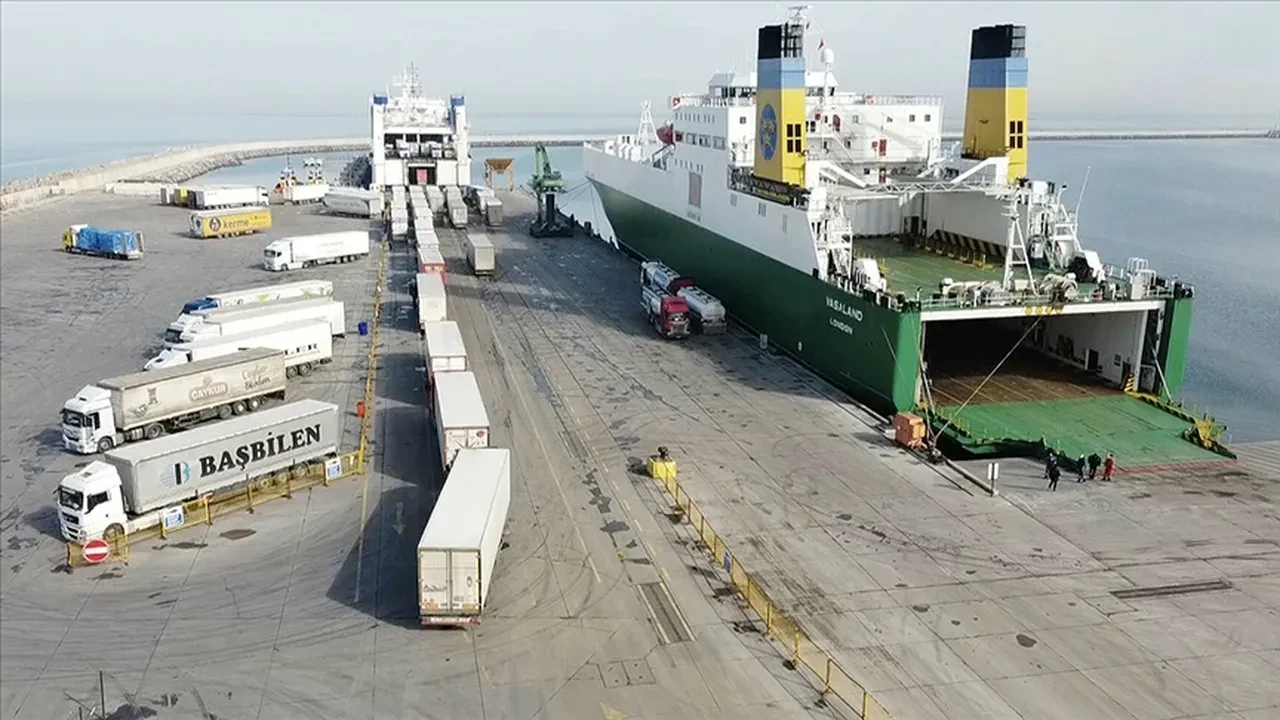 Bakan Uraloğlu duyurdu: 2025, Türk denizciliğinin altın yılı 