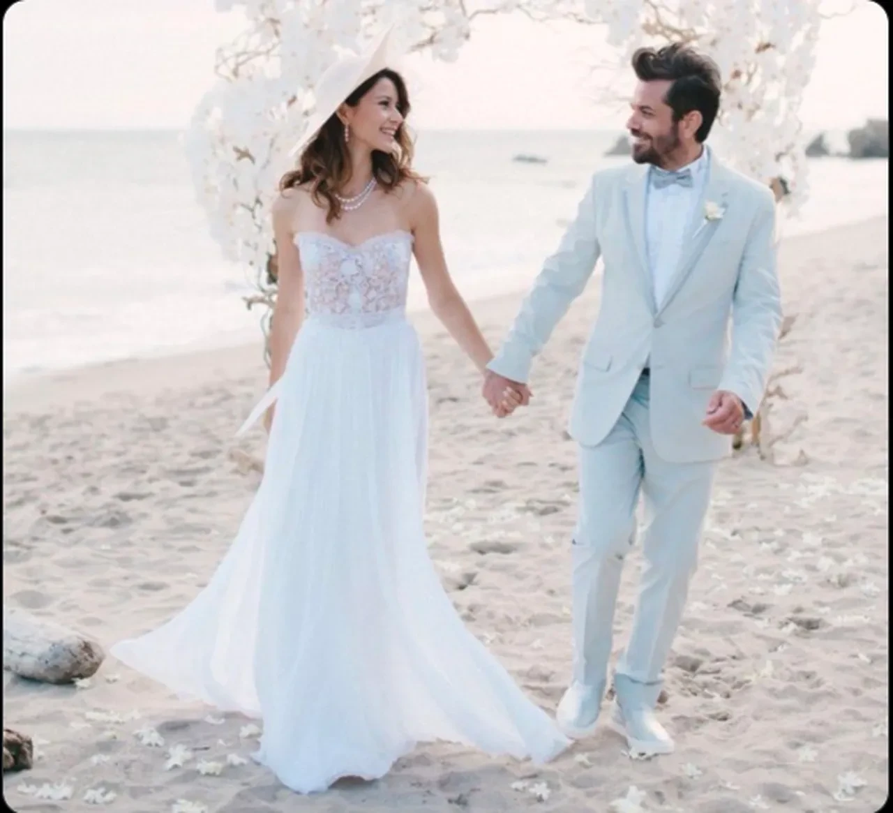 Beren Saat ile Kenan Doğulu'nun Los Angeles yangınında kaybettikleri malları ortaya çıktı